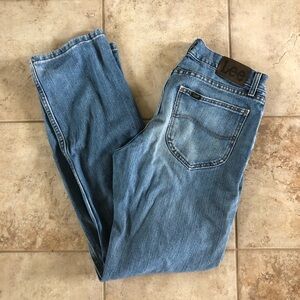 Lee Men's Straight Leg Medium Wash Ripped Jeans